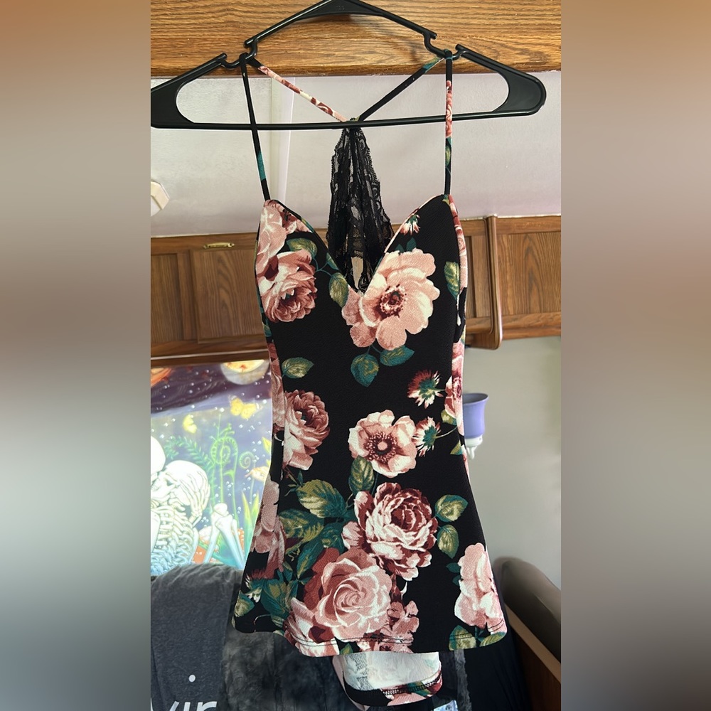 Floral and lace top small-medium